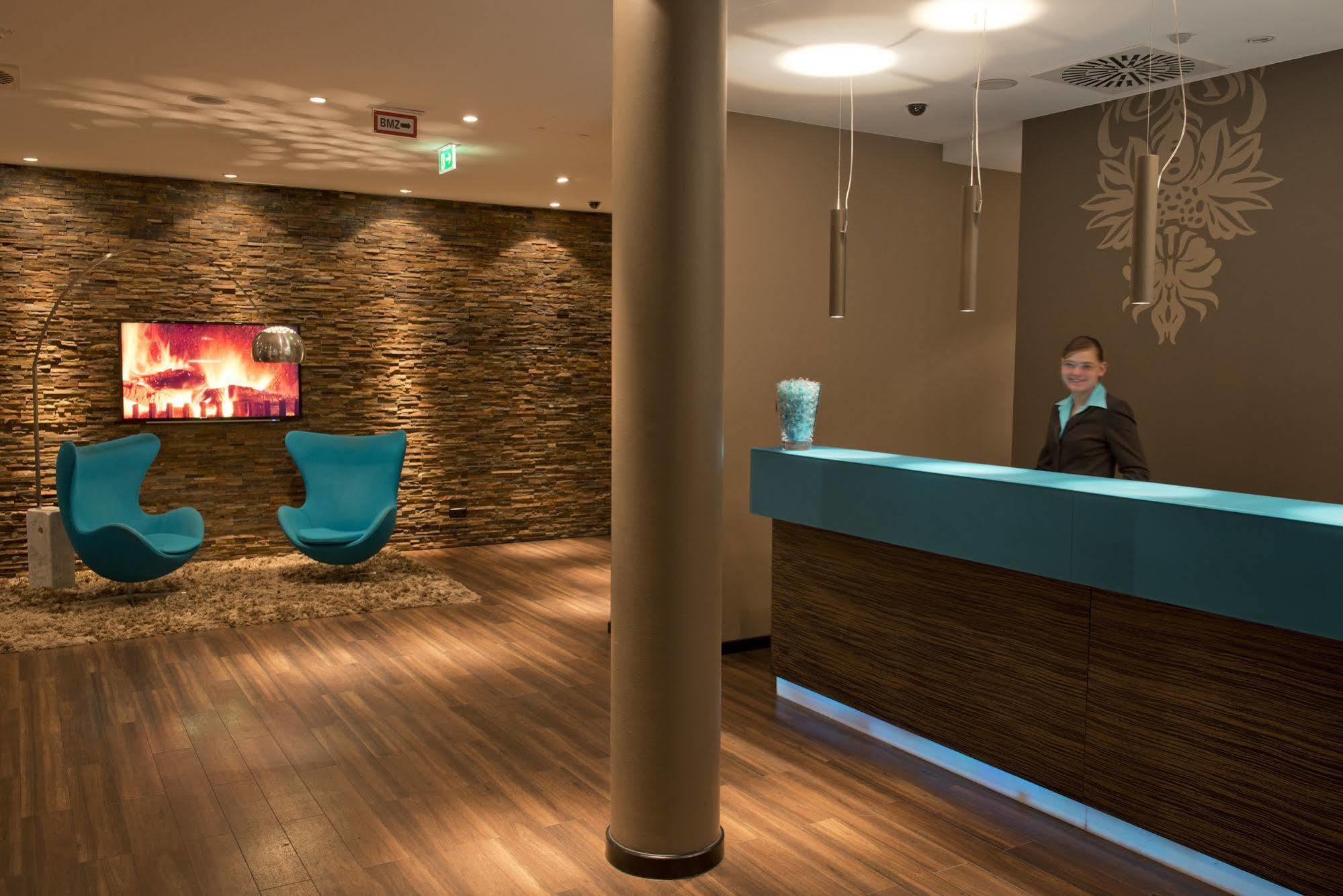 Motel One Muenchen-Westend Екстериор снимка